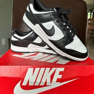 Panda dunks size 11.